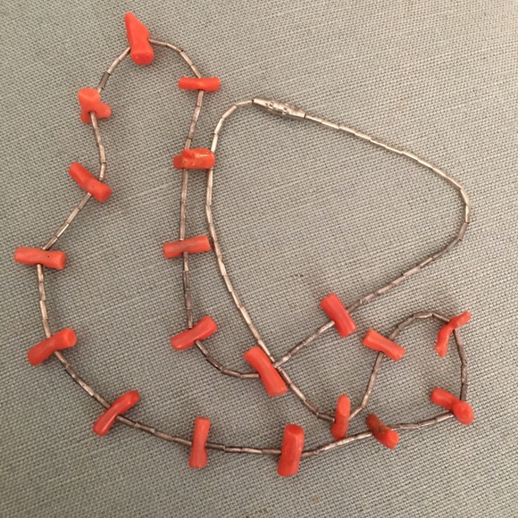 Navajo coral & sterling silver fetish necklace - Picture 2 of 5